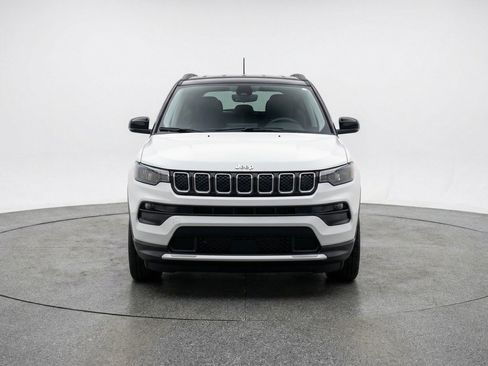 Used 2025 Jeep Compass Limited AWD/4WD image 2