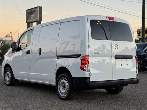 Used 2020 Nissan NV200 S w/ Back Door Glass Package image 6