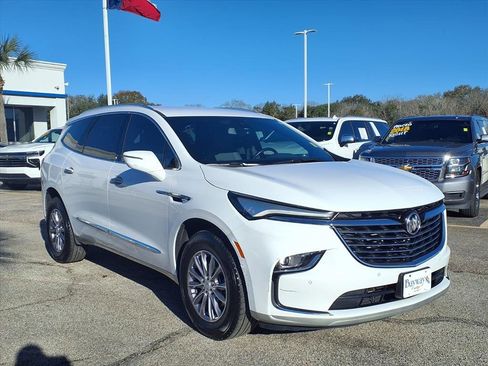 Used 2024 Buick Enclave Essence w/ LPO, Cargo Package image 20