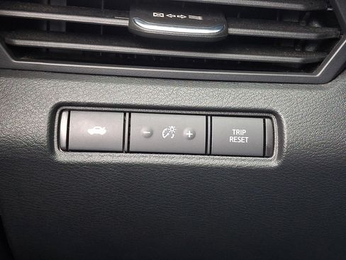 Used 2024 Nissan Altima 2.5 SV FWD image 25