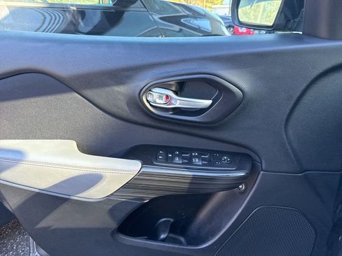 Used 2014 Jeep Cherokee Latitude w/ Cold Weather Group image 5