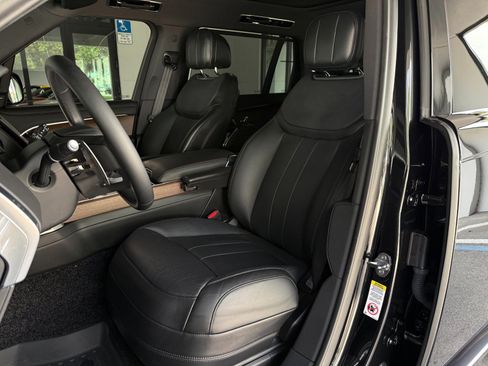 Used 2025 Land Rover Range Rover Long Wheelbase SE AWD/4WD image 24