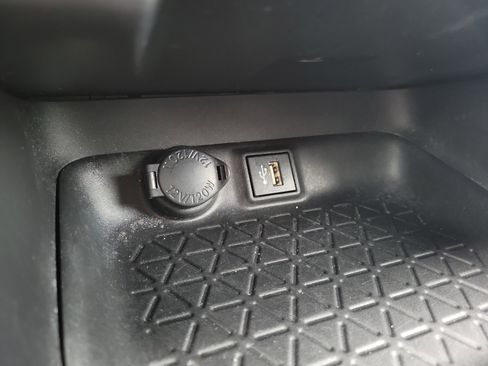 Certified 2023 Toyota RAV4 XLE image 33