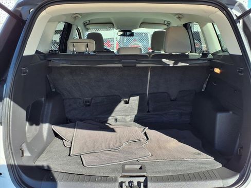 Used 2019 Ford Escape SE image 19