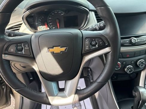 Used 2021 Chevrolet Trax LT w/ Driver Confidence Package AWD/4WD image 12