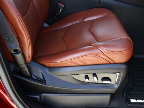 Used 2020 Cadillac Escalade Premium Luxury w/ Escalade Sport Edition image 26