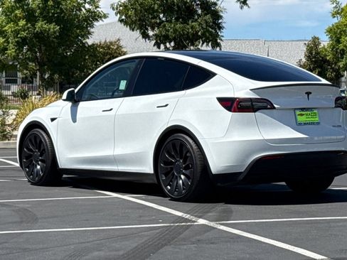 Used 2023 Tesla Model Y Performance AWD/4WD image 3