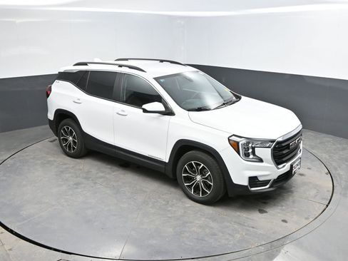 Used 2022 GMC Terrain SLE w/ Driver Convenience Package image 17