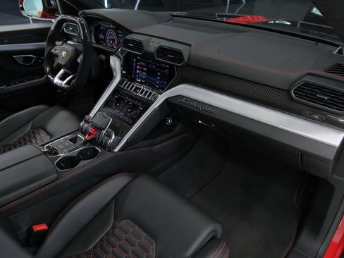 Used 2021 Lamborghini Urus AWD/4WD image 44