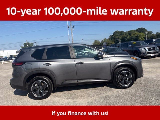 Used 2025 Nissan Rogue SV AWD/4WD image 13