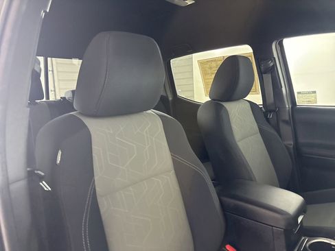 Used 2020 Toyota Tacoma TRD Off-Road w/ Technology Package image 26