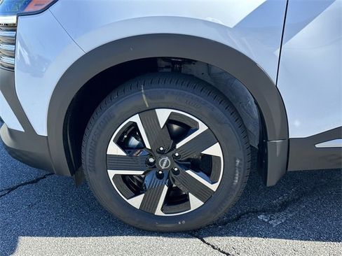 New 2026 Nissan Kicks SV w/ SV Premium Package image 12