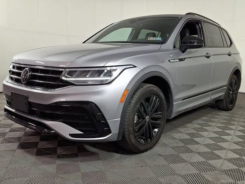 Used 2022 Volkswagen Tiguan SE R-Line AWD/4WD image 6