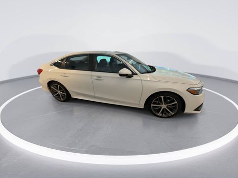 Used 2023 Honda Civic Touring image 9