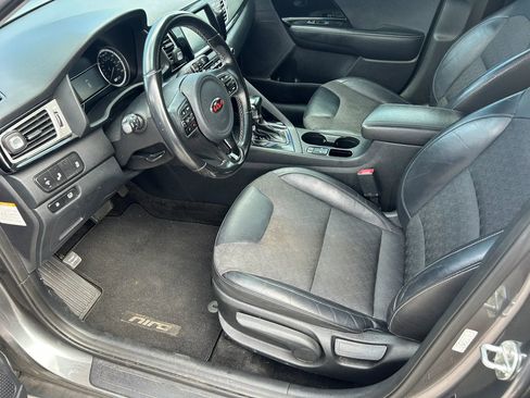 Used 2017 Kia Niro EX FWD image 17
