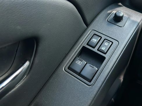 Used 2025 Nissan Frontier SV RWD image 29