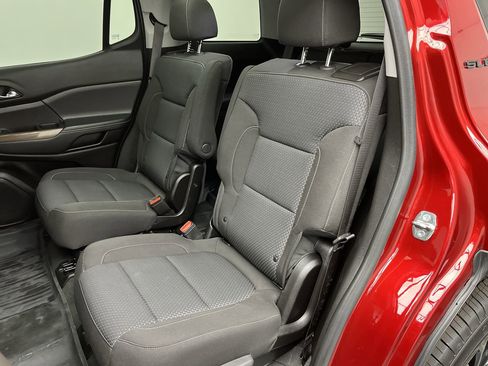 Certified 2023 GMC Acadia SLE w/ Driver Convenience Package image 12