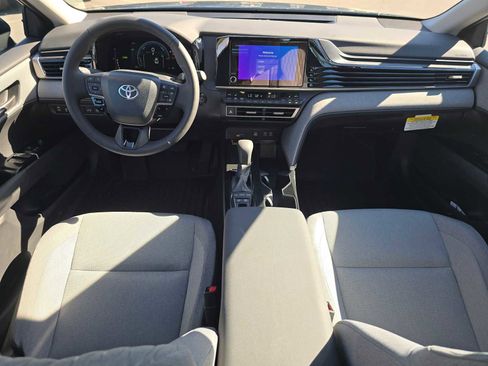 Used 2025 Toyota Camry LE image 20