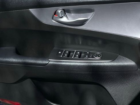 Used 2023 Kia Forte LXS image 19