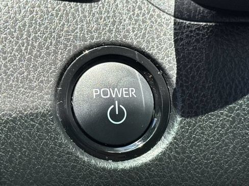 Used 2025 Toyota Camry XLE FWD image 36