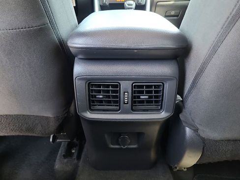 Used 2022 Toyota RAV4 LE AWD/4WD image 28