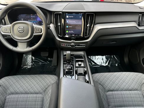 Certified 2025 Volvo XC60 B5 Core w/ Protection Package Premier image 14