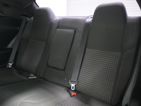 Used 2019 Dodge Challenger SXT RWD image 12