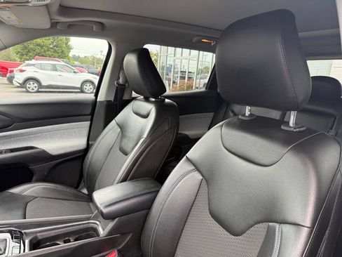 Used 2022 Jeep Compass Latitude w/ Sun and Sound Group FWD image 10
