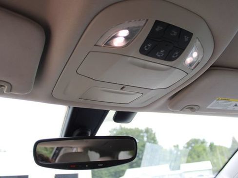 Used 2018 Chrysler Pacifica Touring-L Plus FWD image 18