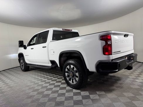 Used 2024 Chevrolet Silverado 2500 Custom w/ Custom Value Package image 8