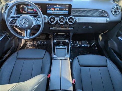 Certified 2025 Mercedes-Benz GLB 250 image 17