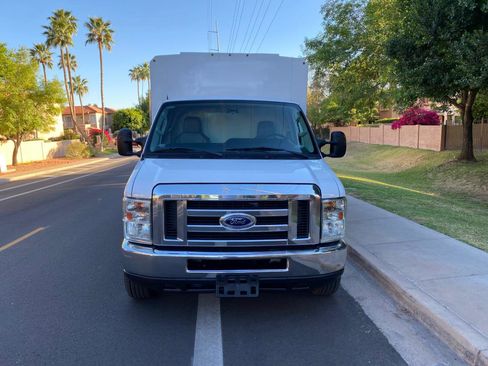 Used 2016 Ford E-350 and Econoline 350 Super Duty image 3