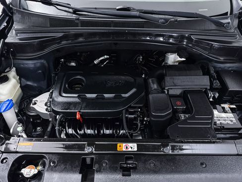 Used 2017 Hyundai Santa Fe Sport image 8