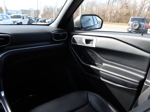 Used 2020 Ford Explorer XLT w/ Equipment Group 202A image 11