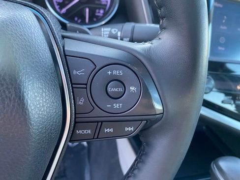 Used 2018 Toyota Camry SE w/ Moonroof Package FWD image 17