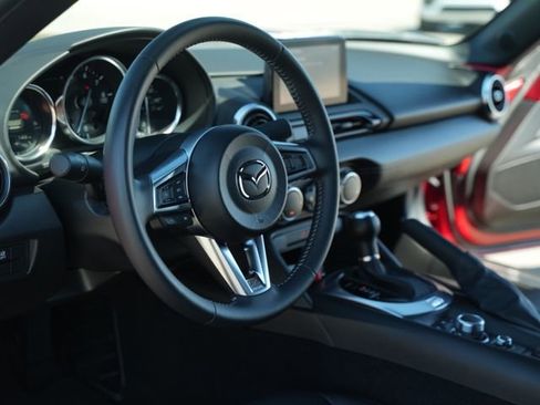 Used 2023 MAZDA MX-5 Miata Grand Touring RWD image 20