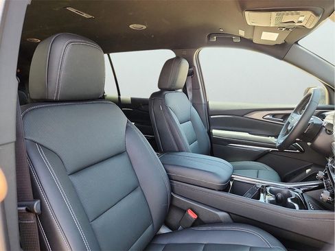 New 2025 Chevrolet Traverse LT w/ Driver Confidence Package image 20