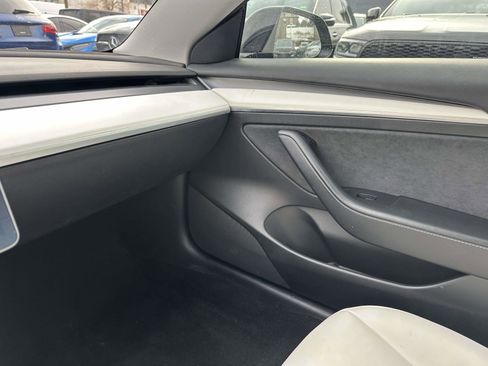 Used 2021 Tesla Model 3 Standard Range Plus image 21