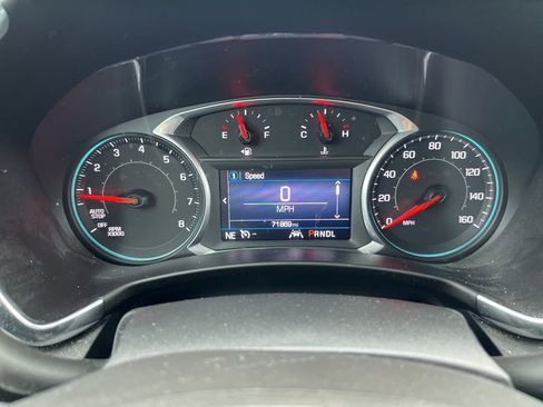 Used 2020 Chevrolet Equinox LT w/ Driver Convenience Package image 4