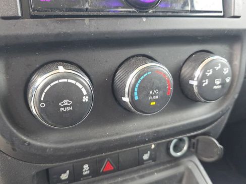 Used 2014 Jeep Patriot Latitude image 20