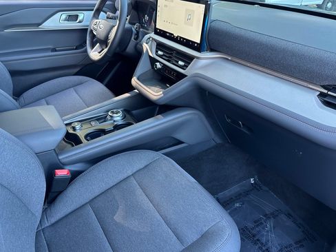 New 2026 Ford Explorer Active AWD/4WD image 14