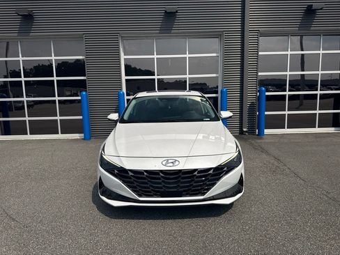 Used 2022 Hyundai Elantra Limited FWD image 5