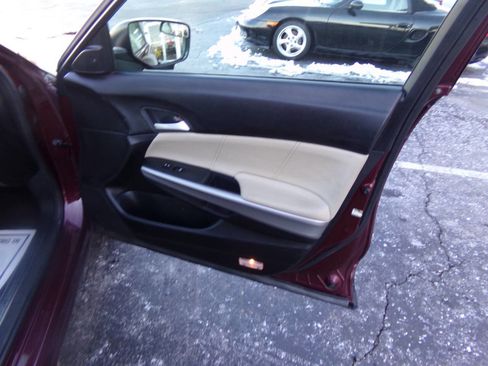 Used 2014 Honda Crosstour EX-L image 34