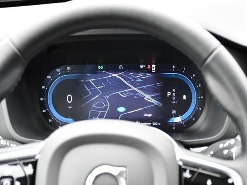 Certified 2025 Volvo XC60 B5 Plus image 25