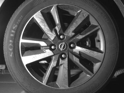 Used 2025 Nissan Versa SV FWD image 16