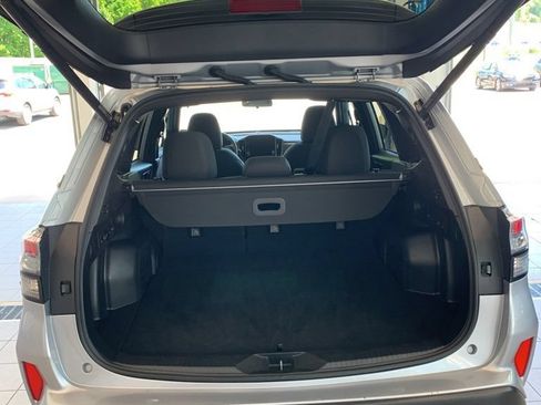 Used 2025 Subaru Forester Premium AWD/4WD image 9