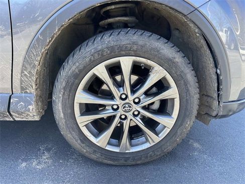 Used 2018 Toyota RAV4 Limited image 8