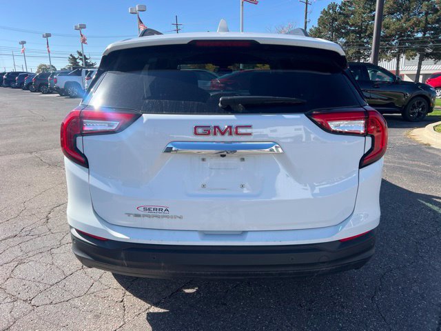 Used 2023 GMC Terrain SLE w/ Driver Convenience Package FWD image 6