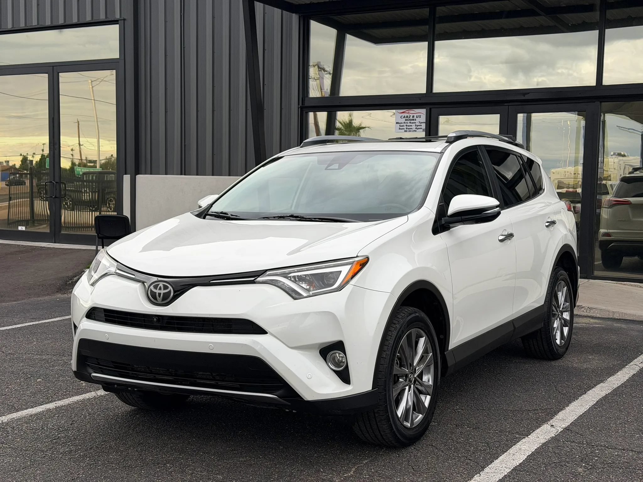 Used 2017 Toyota RAV4 Limited w/ Advanced Technology Package FWD image 2