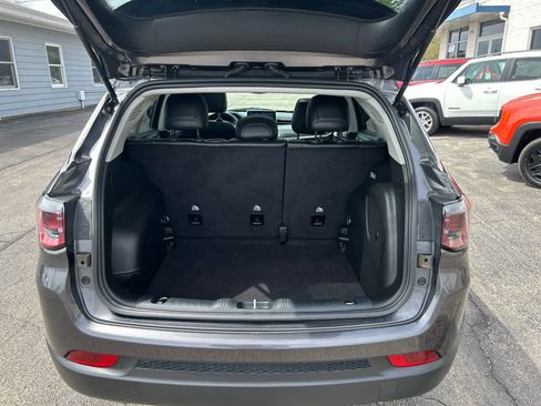 Used 2022 Jeep Compass Limited w/ Sun and Sound Group image 26